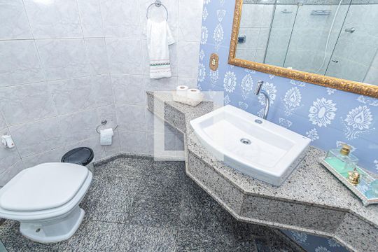 Banheiro de casa à venda com 4 quartos, 459m² em Paquetá, Belo Horizonte