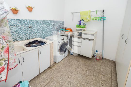 Área de serviço de casa à venda com 4 quartos, 459m² em Paquetá, Belo Horizonte