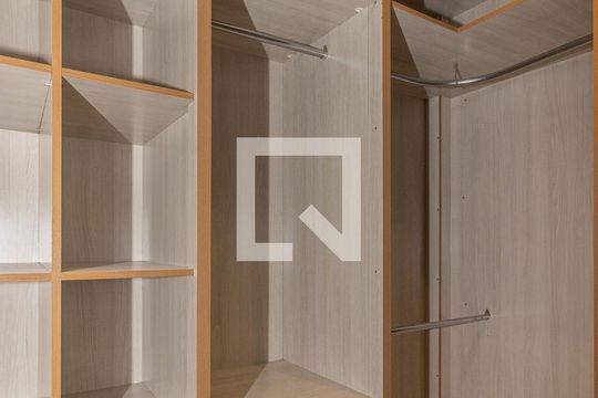 Closet Quarto 1 de casa para alugar com 2 quartos, 85m² em Vila Tesouro, São José dos Campos