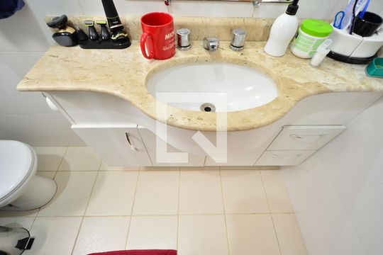 Banheiro Social de casa de condomínio à venda com 3 quartos, 160m² em Vila da Saúde, São Paulo
