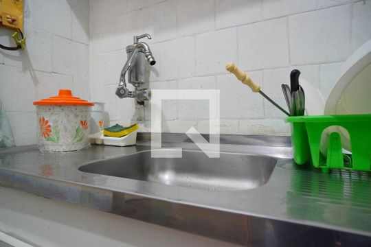 Cozinha de apartamento à venda com 1 quarto, 38m² em São Geraldo, Porto Alegre
