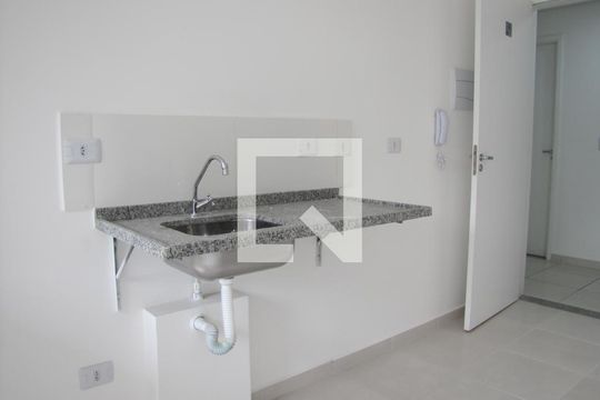 Cozinha de kitnet/studio para alugar com 1 quarto, 30m² em Vila Guilhermina, São Paulo
