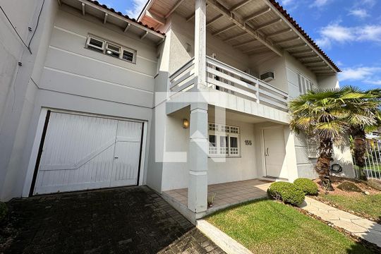 Quintal de casa à venda com 5 quartos, 300m² em Mauá, Novo Hamburgo