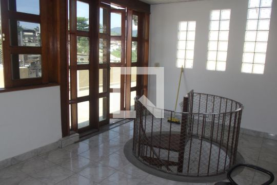 corredor de apartamento à venda com 2 quartos, 180m² em Cachambi, Rio de Janeiro