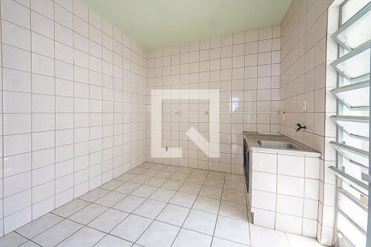 Cozinha de apartamento para alugar com 2 quartos, 64m² em Pátria Nova , Novo Hamburgo