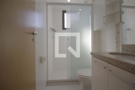 Banheiro de apartamento para alugar com 2 quartos, 62m² em Higienópolis, Porto Alegre