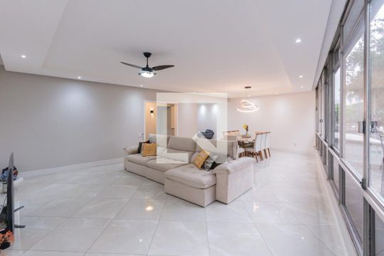 Sala de apartamento à venda com 3 quartos, 200m² em Tijuca, Rio de Janeiro