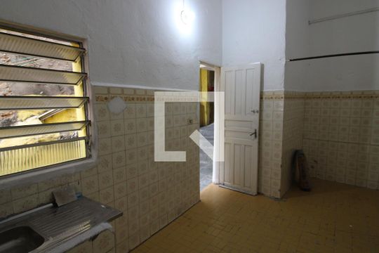 Cozinha de casa para alugar com 1 quarto, 55m² em Vila Maria Alta, São Paulo