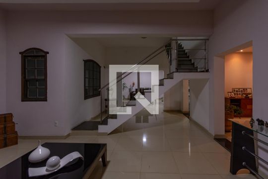 Sala de casa à venda com 4 quartos, 390m² em Santa Amelia, Belo Horizonte