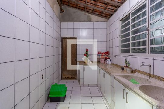 Área de Serviço de casa à venda com 4 quartos, 390m² em Santa Amelia, Belo Horizonte