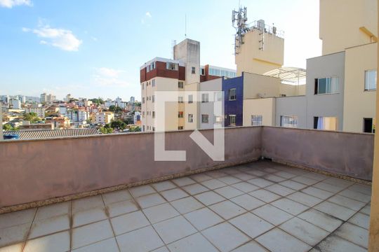 Terraço de casa à venda com 6 quartos, 330m² em Sagrada Família, Belo Horizonte