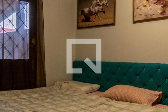 Quarto 1 de casa à venda com 2 quartos, 40m² em Hípica, Porto Alegre
