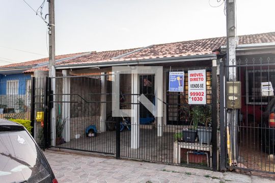 Fachada de casa à venda com 2 quartos, 40m² em Hípica, Porto Alegre