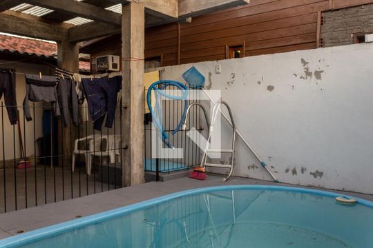 Piscina de casa à venda com 2 quartos, 40m² em Hípica, Porto Alegre
