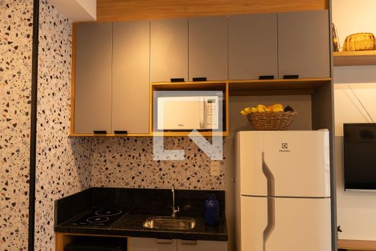 Cozinha de apartamento para alugar com 1 quarto, 32m² em Perdizes, São Paulo