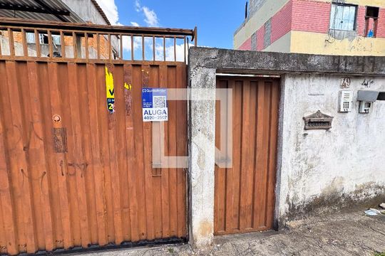 Fachada e placa de apartamento para alugar com 3 quartos, 74m² em Eldorado, Contagem