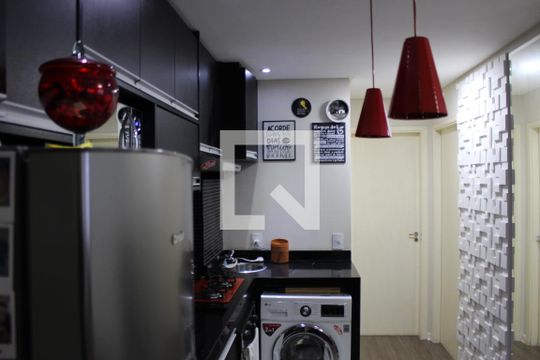 Cozinha de apartamento para alugar com 2 quartos, 37m² em Cidade Satélite Santa Bárbara, São Paulo