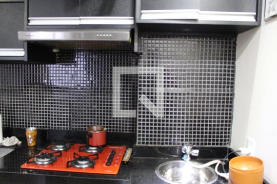 Cozinha de apartamento para alugar com 2 quartos, 37m² em Cidade Satélite Santa Bárbara, São Paulo