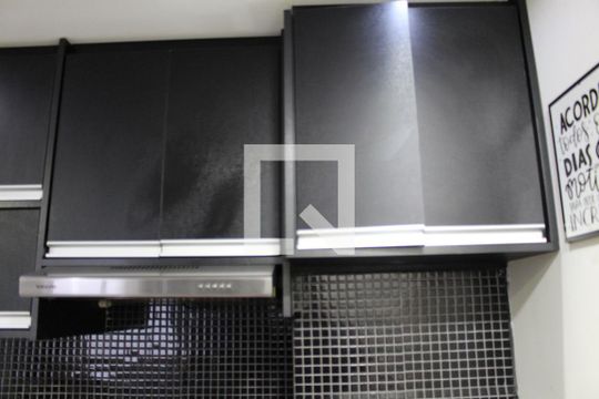 Cozinha de apartamento para alugar com 2 quartos, 37m² em Cidade Satélite Santa Bárbara, São Paulo