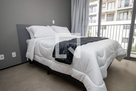 Quarto de kitnet/studio à venda com 1 quarto, 21m² em Indianópolis, São Paulo