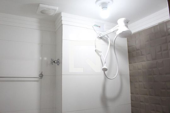 Banheiro de kitnet/studio à venda com 1 quarto, 27m² em Santana, São Paulo