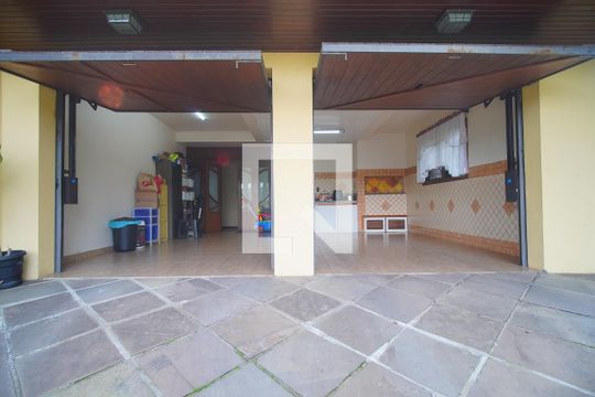Garagem de casa à venda com 3 quartos, 450m² em Hamburgo Velho, Novo Hamburgo