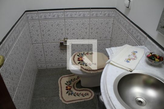 Banheiro 1 de apartamento à venda com 4 quartos, 250m² em Setor Bueno, Goiânia