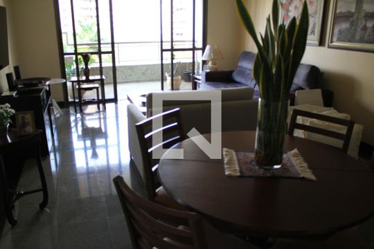Sala de apartamento à venda com 4 quartos, 250m² em Setor Bueno, Goiânia