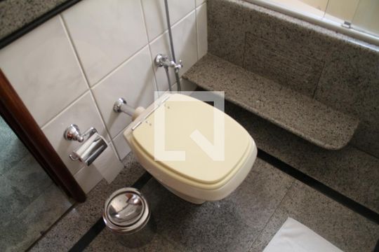 Banheiro 2 de apartamento à venda com 4 quartos, 250m² em Setor Bueno, Goiânia