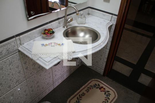 Banheiro 1 de apartamento à venda com 4 quartos, 250m² em Setor Bueno, Goiânia