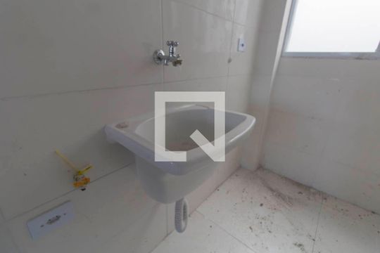 Cozinha e Área de Serviço de apartamento para alugar com 2 quartos, 32m² em Jardim Itapemirim, São Paulo