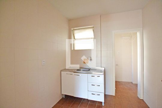 Cozinha de apartamento à venda com 2 quartos, 49m² em Santo Antônio, Porto Alegre