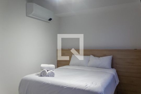 Quarto de kitnet/studio para alugar com 1 quarto, 25m² em Centro Histórico, Porto Alegre
