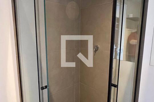 Banheiro de kitnet/studio para alugar com 1 quarto, 19m² em Jardim Paulista, São Paulo