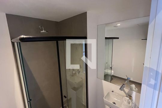 Banheiro de kitnet/studio para alugar com 1 quarto, 19m² em Jardim Paulista, São Paulo