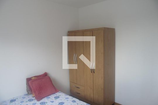Quarto 2 de apartamento para alugar com 2 quartos, 43m² em Jardim das Margaridas, Salvador