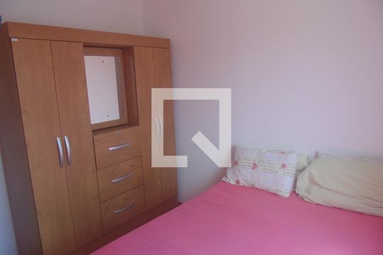 Quarto 2  de apartamento para alugar com 2 quartos, 43m² em Jardim das Margaridas, Salvador