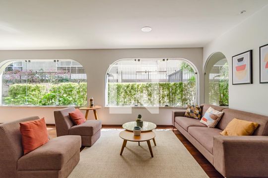 Hall de entrada de apartamento à venda com 3 quartos, 140m² em Cerqueira César, São Paulo