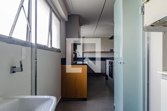 Área de serviço de apartamento à venda com 3 quartos, 140m² em Cerqueira César, São Paulo