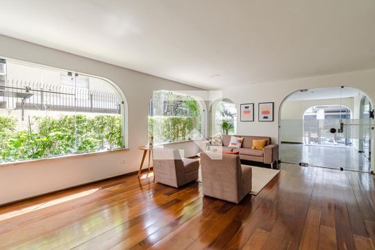 Hall de entrada de apartamento à venda com 3 quartos, 140m² em Cerqueira César, São Paulo