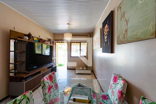 Casa à venda com 2 quartos, 85m² em São José, Canoas