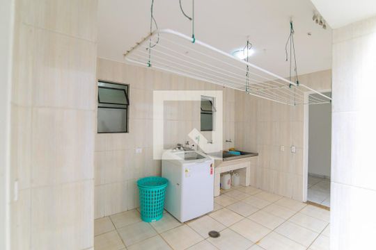 Área de Serviço de casa à venda com 4 quartos, 463m² em Jardim Leonor, São Paulo