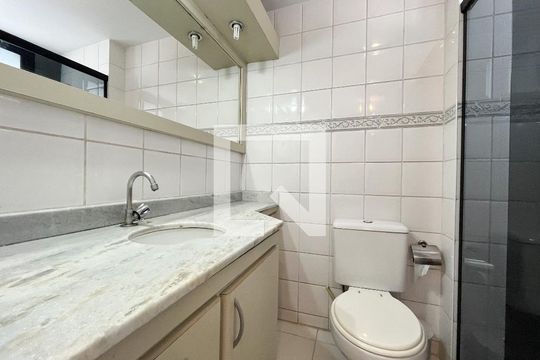 Banheiro  de apartamento à venda com 1 quarto, 40m² em Jabaquara, São Paulo