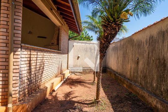 Churrasqueira de casa para alugar com 4 quartos, 200m² em Jardim Baronesa, Campinas