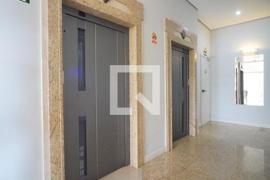 Hall elevador de apartamento à venda com 2 quartos, 67m² em Boa Vista, Porto Alegre
