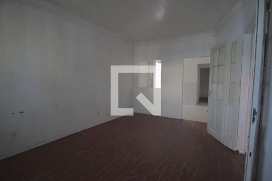 Sala de casa à venda com 5 quartos, 184m² em Floresta, Porto Alegre
