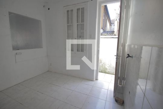 Cozinha de casa à venda com 5 quartos, 184m² em Floresta, Porto Alegre
