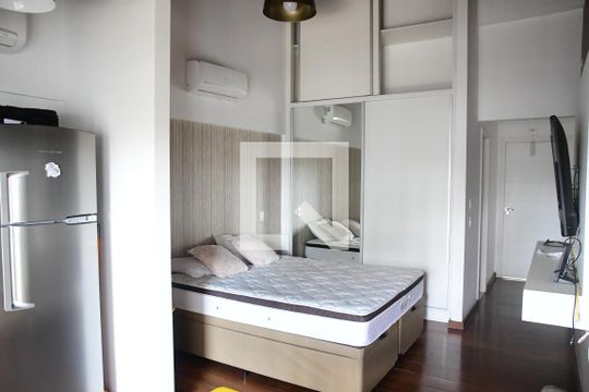 Quarto de kitnet/studio para alugar com 1 quarto, 33m² em Jardim Barbacena, Cotia