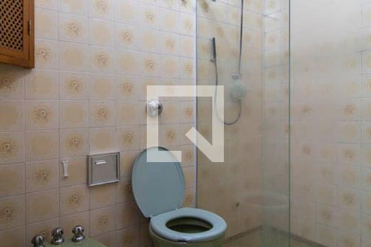 Banheiro Suíte de casa à venda com 3 quartos, 299m² em Vila Ré, São Paulo