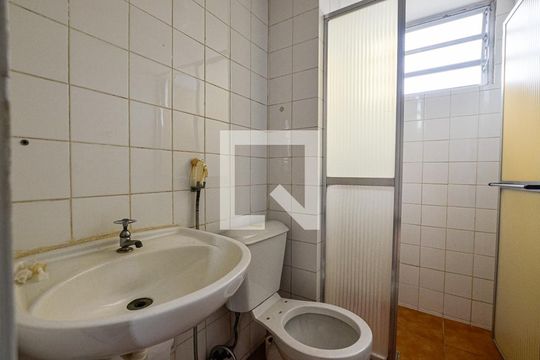 Banheiro de apartamento à venda com 2 quartos, 55m² em Fonseca, Niterói
